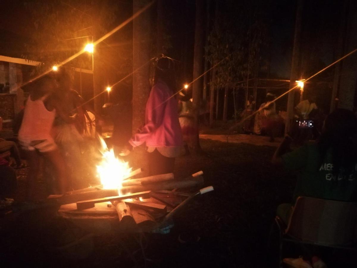 Murchison Backpackers Masindi Eksteriør billede