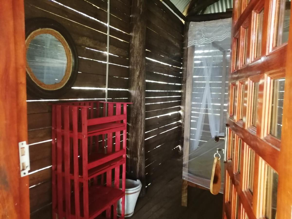 Murchison Backpackers Masindi Eksteriør billede