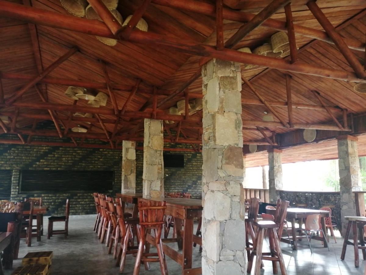 Murchison Backpackers Masindi Eksteriør billede